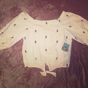 Girls forever 21 crop top with roses a little